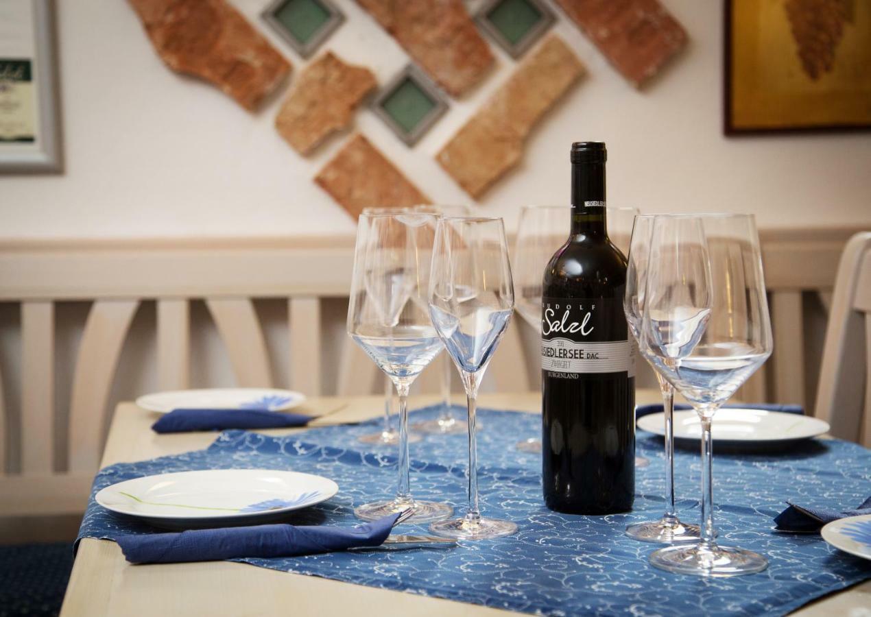 Weingut Und Gaestehaus Salzl Illmic Kültér fotó